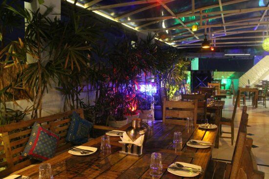 11 Flowers Rooftop & AC Restaurant